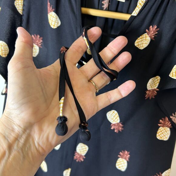 Kate Spade NY Black Yellow Pineapple Print V-Neck Ruffle Hem Blouse Size XXS - Picture 5 of 13